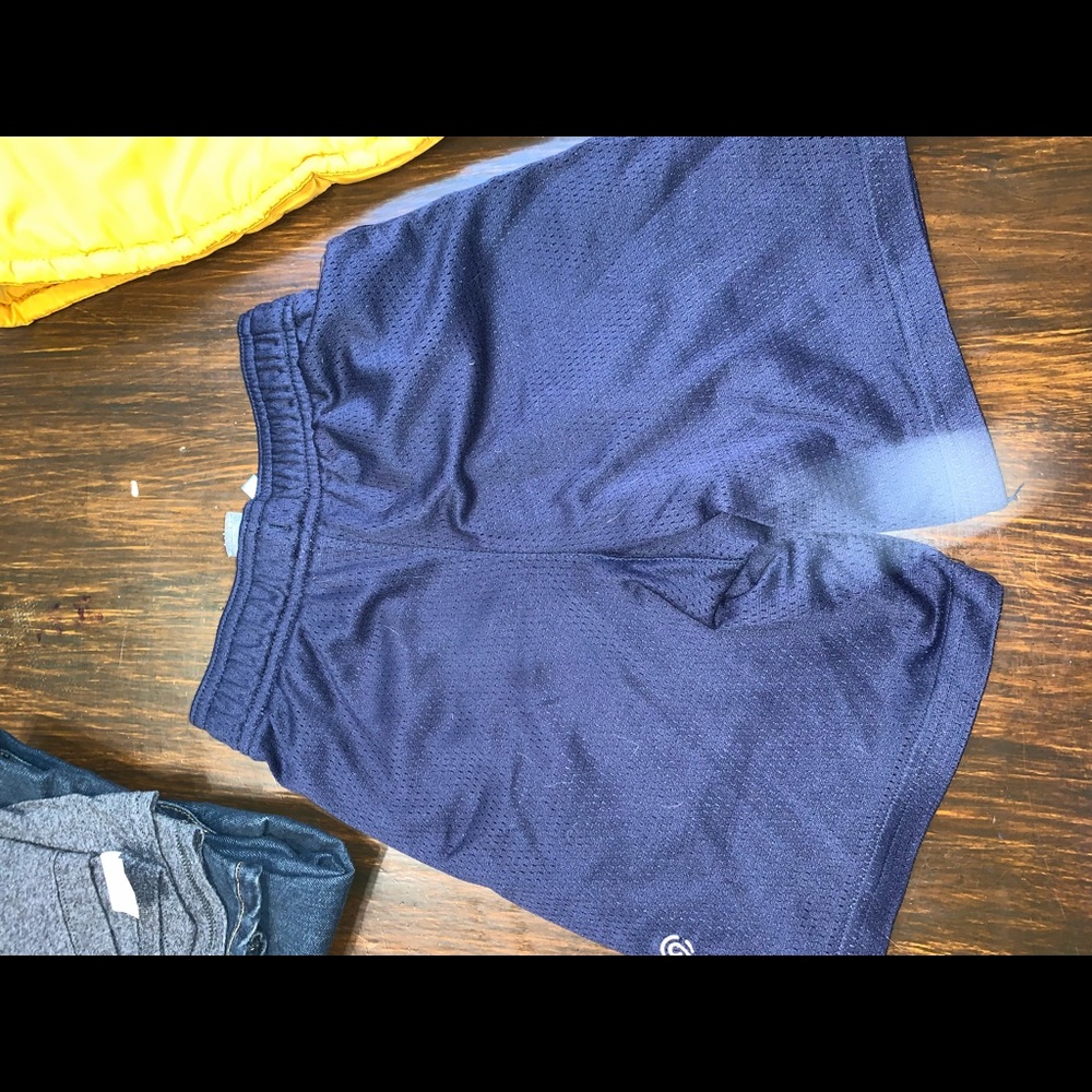 Small (6-7) boys active shorts. Champion, navy blue